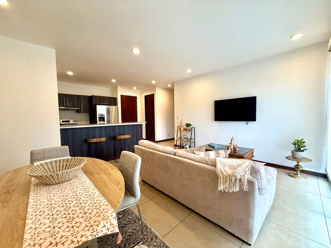 ALQUILER DE APARTAMENTO AMUEBLADO EN DISTRITO 4