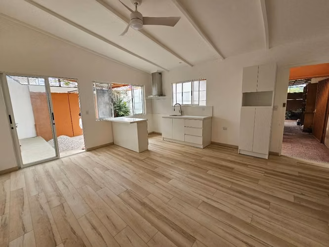Alquilo apartamento de 1 solo nivel en Curridabat cerca de Montesacroe - Imagen 4