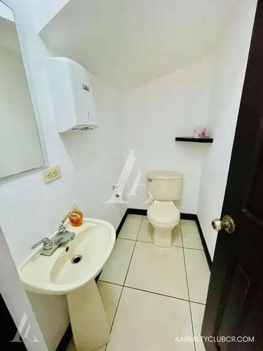 Confort, Seguridad y Ubicación Privilegiada | Hermosa Casa en Condominio Vistas de Monserrat