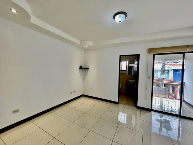 Confort, Seguridad y Ubicación Privilegiada | Hermosa Casa en Condominio Vistas de Monserrat