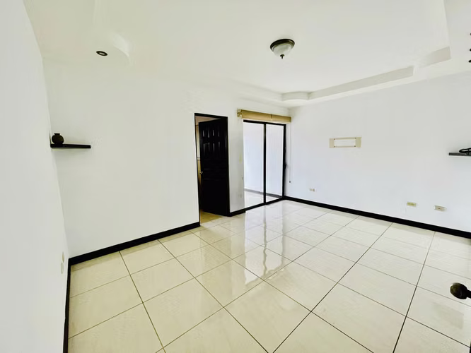 Confort, Seguridad y Ubicación Privilegiada | Hermosa Casa en Condominio Vistas de Monserrat