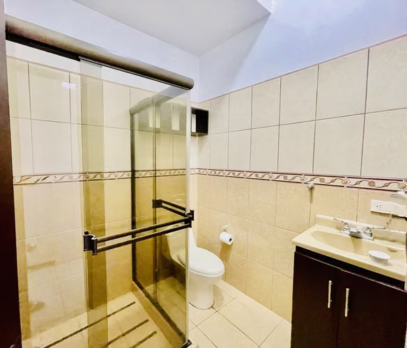 Confort, Seguridad y Ubicación Privilegiada | Hermosa Casa en Condominio Vistas de Monserrat