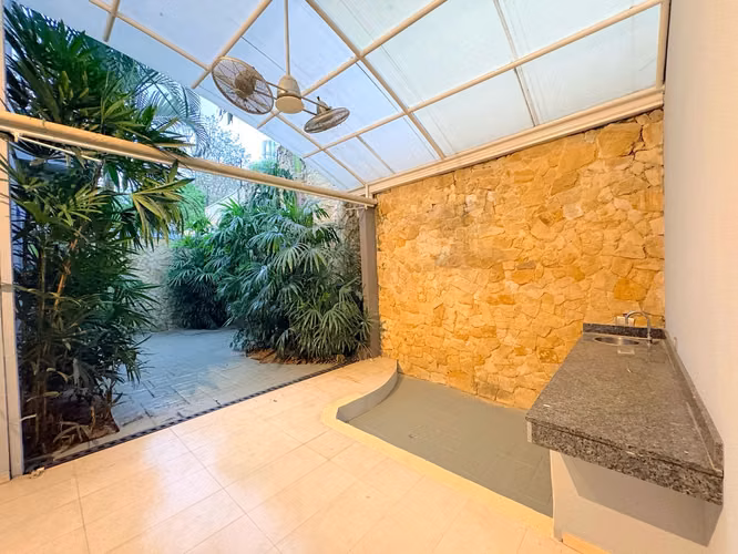 CASA LOS LAURELES, ESCAZÚ |