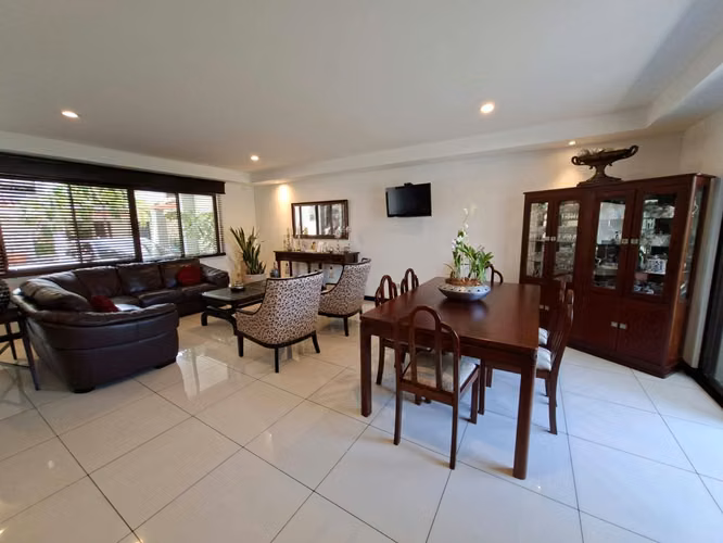 Santa Ana Centro- Venta de casa en Condominio Verona