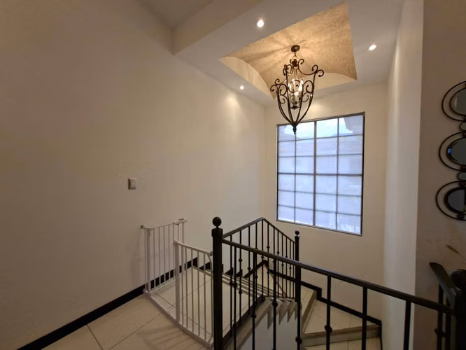 Santa Ana Centro- Venta de casa en Condominio Verona