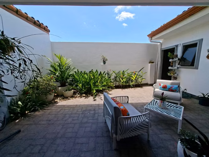 Santa Ana Centro- Venta de casa en Condominio Verona