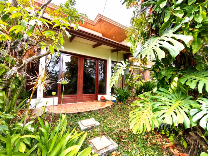 Casa de uso mixto, San Pablo de Heredia - Imagen 8