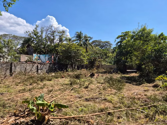 Terreno en Playas del Coco a 50m de la Playa!