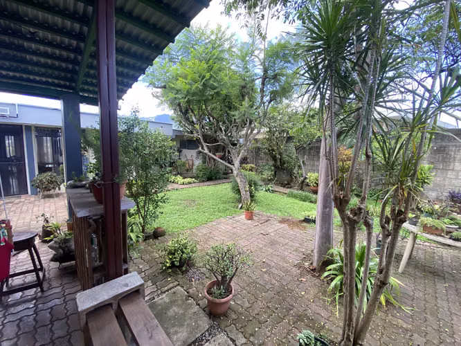 OPORTUNIDAD CASA PARA REMODELAR