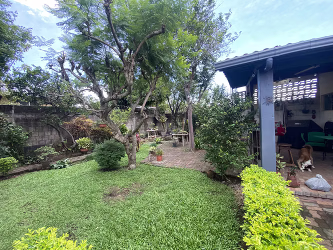 OPORTUNIDAD CASA PARA REMODELAR
