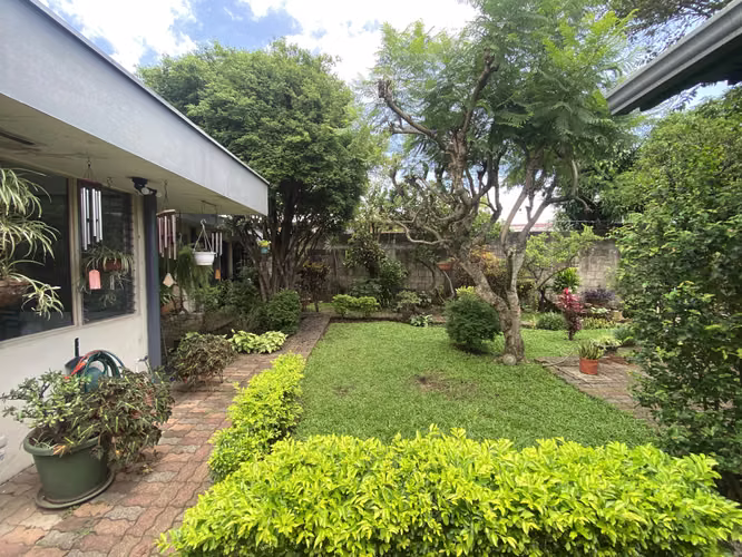 OPORTUNIDAD CASA PARA REMODELAR
