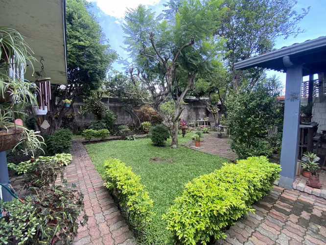 OPORTUNIDAD CASA PARA REMODELAR
