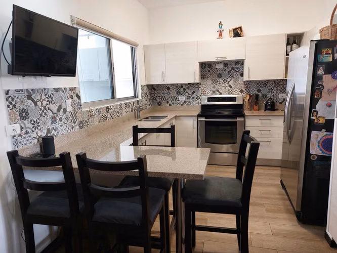 Sale of 4-room Family House in Condominio Seguro in Brazil de Mora, Ciudad Colón