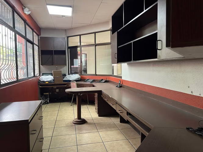 Venta edificio comercial con salones de eventos y amplio parqueo #26-745 GS - Imagen 9