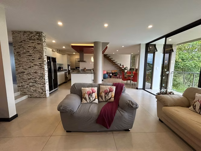 Venta casa de lujo multinivel con vistas, 6 habitaciones y suite privada #25-627 GS - Imagen 14