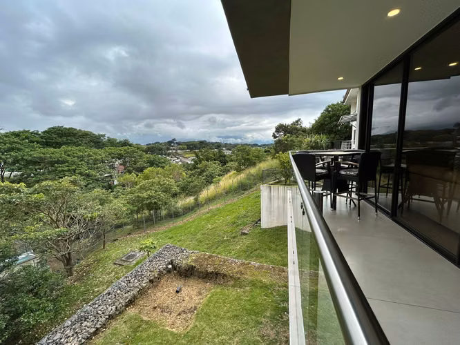 Venta casa de lujo multinivel con vistas, 6 habitaciones y suite privada #25-627 GS - Imagen 11