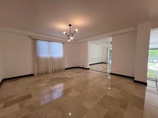 Venta casa de lujo con 4 habitaciones, amplios espacios y golf cercano #26-1558 GS - Imagen 11