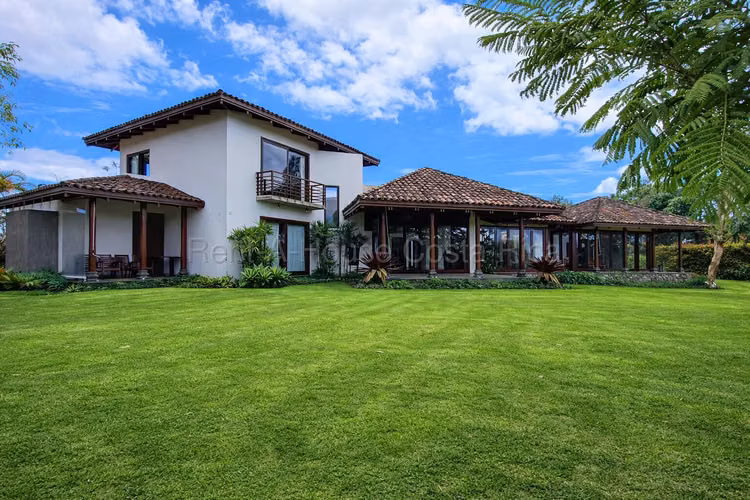 Casa Venta en Condominio Monterán - Ultra Lujo y Exclusividad - Imagen 2