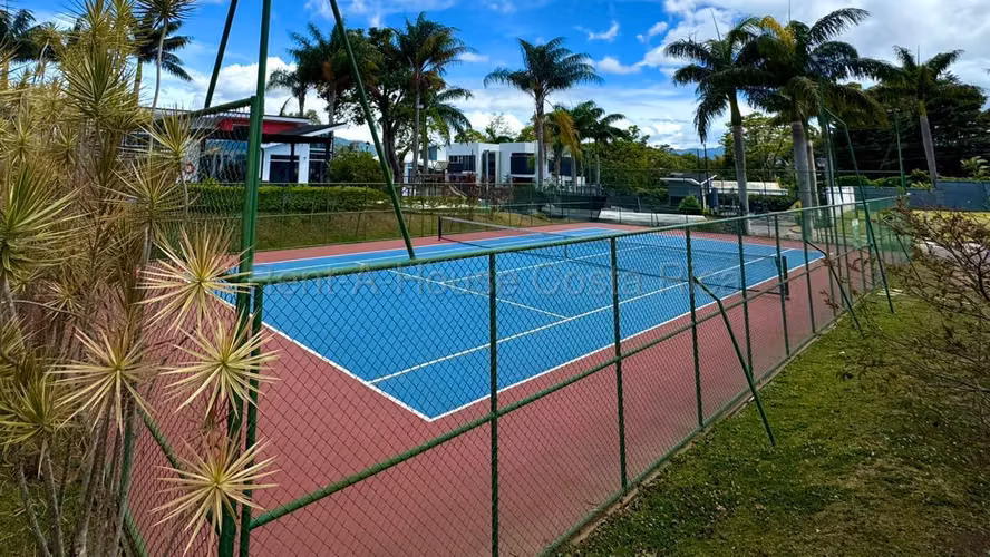 Venta de lote 252 m2  en condominio Rialto Sabanilla Montes de Oca