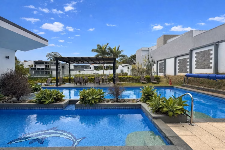 Venta de lote 252 m2  en condominio Rialto Sabanilla Montes de Oca