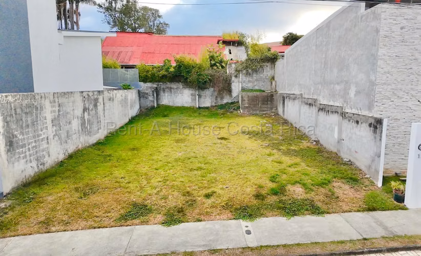 Venta de lote 252 m2  en condominio Rialto Sabanilla Montes de Oca