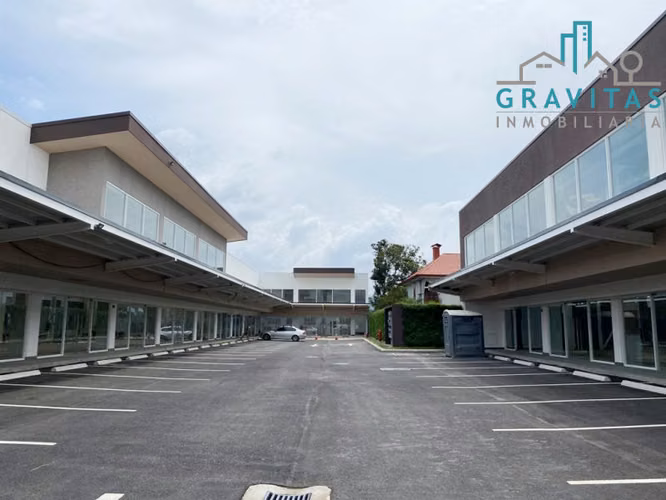 Commercial premises for rent in Curridabat (En plaza comercial) ID 1051