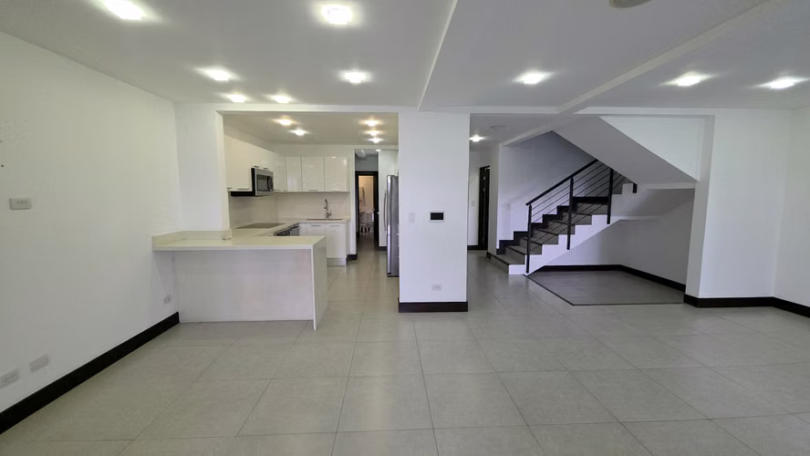 Townhouse de Lujo en Alquiler | Jaboncillos, Escazú - Imagen 12