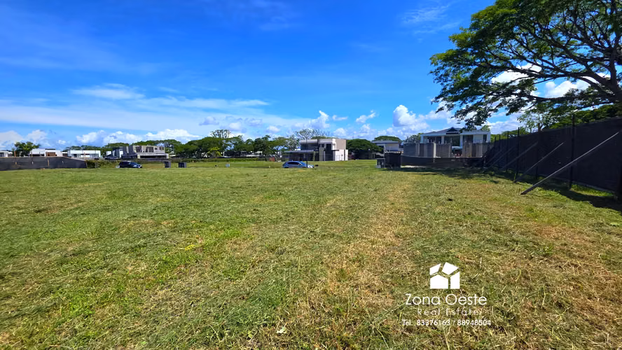 Lote en venta en Latitud Lindora, Santa Ana | 615 m² | $299,000