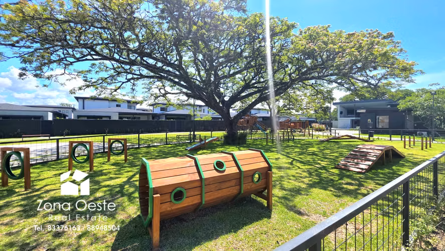Lote en venta en Latitud Lindora, Santa Ana | 615 m² | $299,000