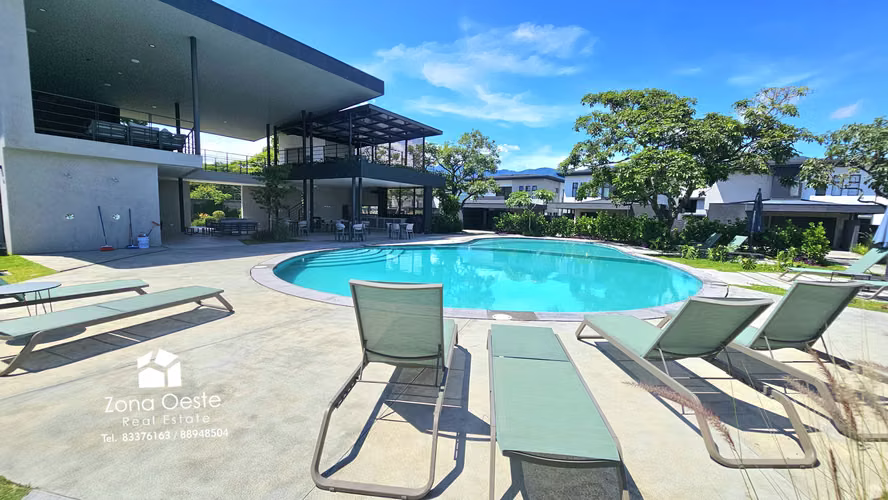 Lote en venta en Latitud Lindora, Santa Ana | 615 m² | $299,000