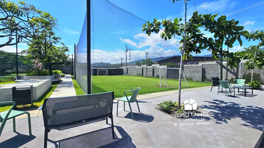 Lote en venta en Latitud Lindora, Santa Ana | 615 m² | $299,000