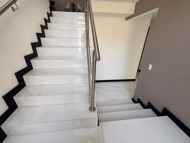Casa en alquiler en Guachipelín de Escazú - sin muebles - Imagen 7