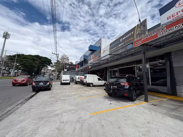 Locales Comercial en Avenida 10 | 500m o 300m | Alto Tránsito y Exposición