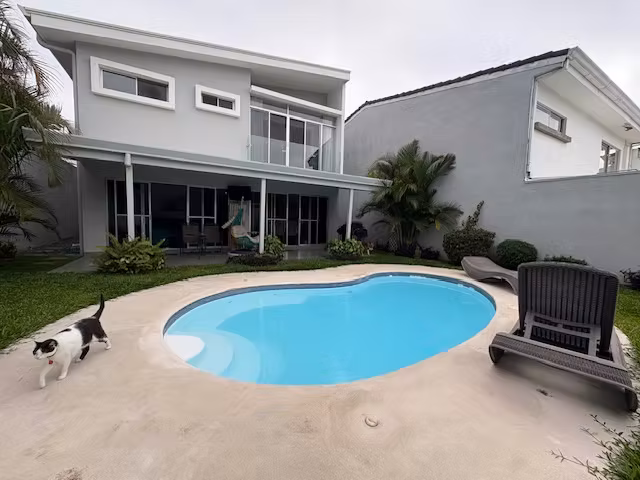 Casa independiente en Venta | Pinar del Rio Guachipelin - Escazu