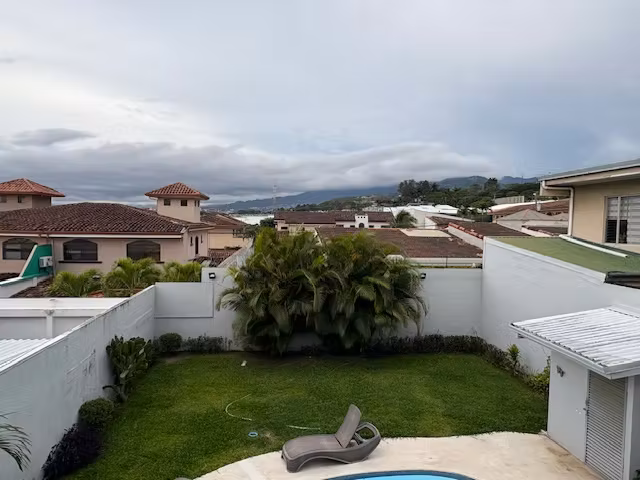 Casa independiente en Venta | Pinar del Rio Guachipelin - Escazu - Imagen 9
