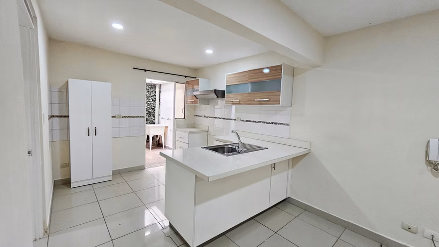 Alquiler de Apartamento en la Uruca cerca del Hospital México, INS, Repretel-b - Imagen 15