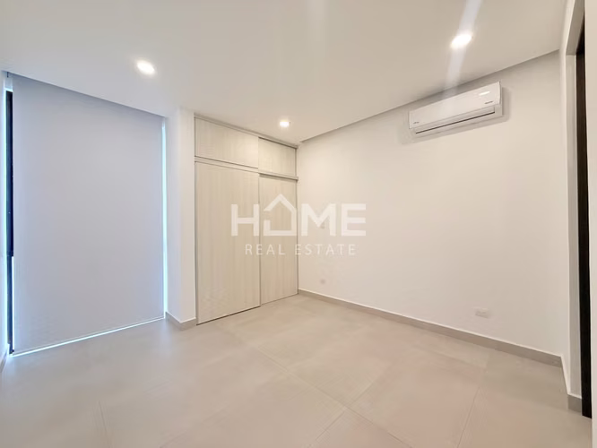 Alquiler de Casa Amplia con Jardin en Santa Ana