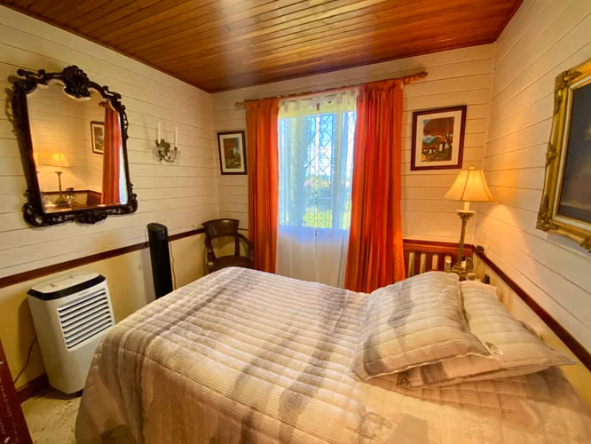 Casa Renovada en Venta – Altos de Naranjo, Atenas - Imagen 4