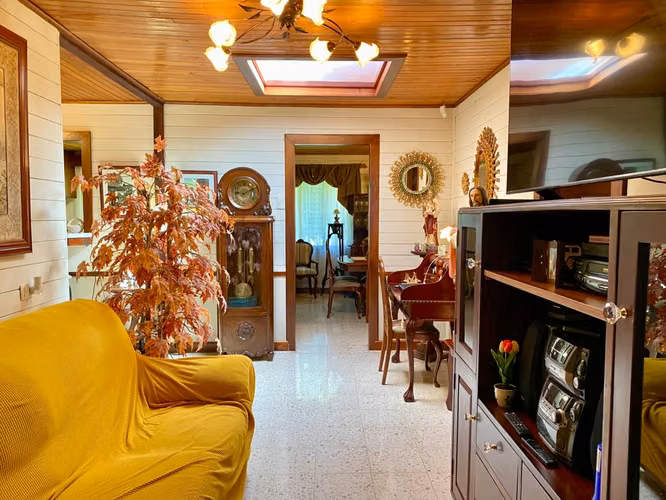 Casa Renovada en Venta – Altos de Naranjo, Atenas - Imagen 10