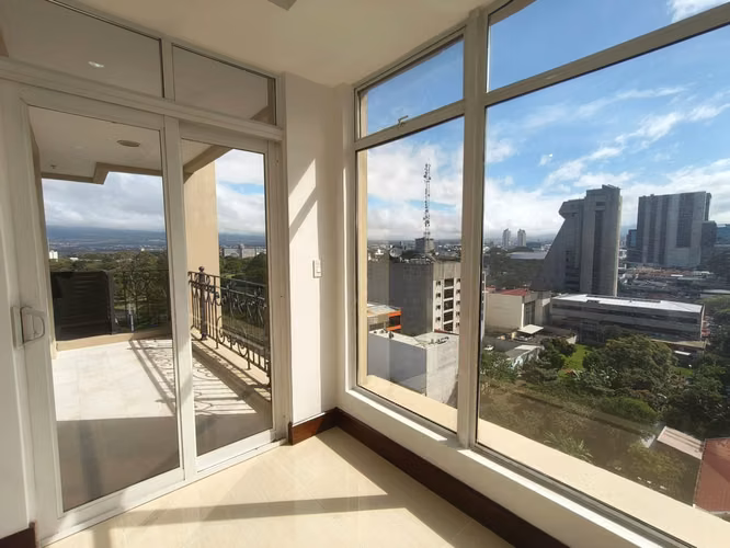 Vendo apartamento frente a la Sabana, bello!!