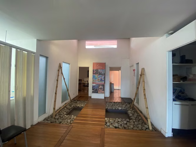 Se alquila local comercial /oficina en Curridabat (AD)