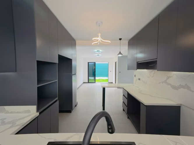 Casa Nueva de Lujo en Moravia | 220 m² Construcción | 175 Millones ( JS 1322 28) - Imagen 3