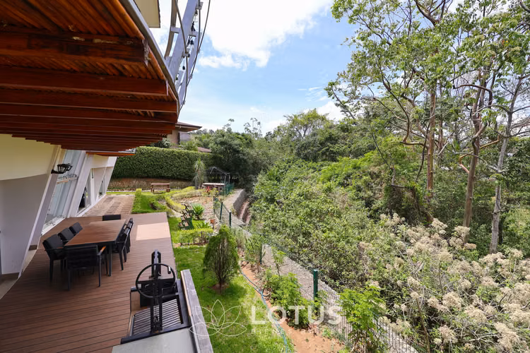 Casa de Lujo en Condominio Hacienda Gregal, Curridabat, CÓDIGO AJ059