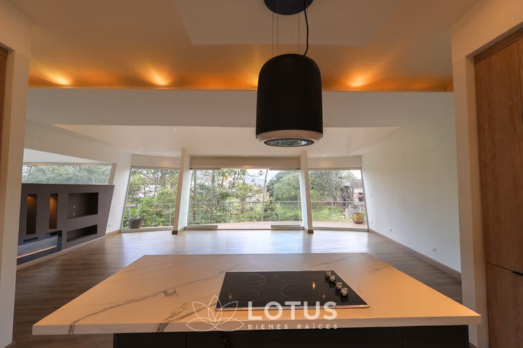 Casa de Lujo en Condominio Hacienda Gregal, Curridabat, CÓDIGO AJ059