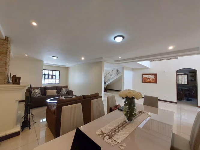 H.A.26-693 Se vende gran casa en San Miguel, Santo Domingo, Heredia