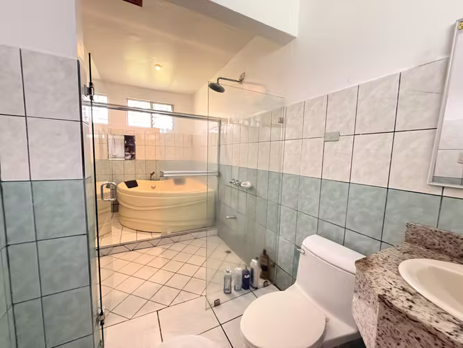 Venta de Casa más apartamentos en Guapiles Pococi FINANCIAMIENTO DIRECTO - Imagen 5