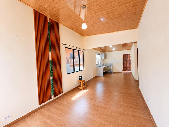 OPORTUNIDAD SE VENDE CASA EN OROTINA – CON USO DE SUELO MIXTO