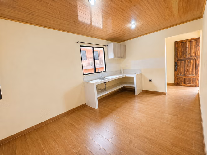 OPORTUNIDAD SE VENDE CASA EN OROTINA – CON USO DE SUELO MIXTO