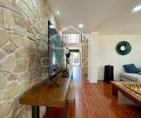 REBAJADA!!!!!! Casa de lujo con piscina en Residencial La Caraña