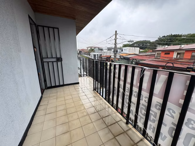 Casa de dos plantas en La Favorita, Rohrmoser, San José - Imagen 16